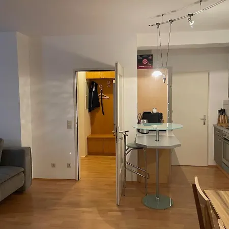 Einziehen Und Wohlfuehlen-vollausgestattetes West Fh Joaneum アパート